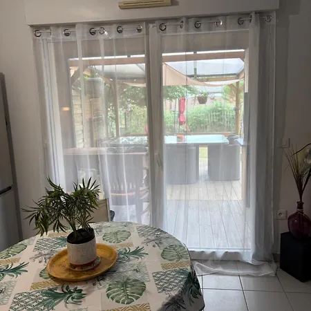 Avec Jardin Terrasse Au Calme דירה